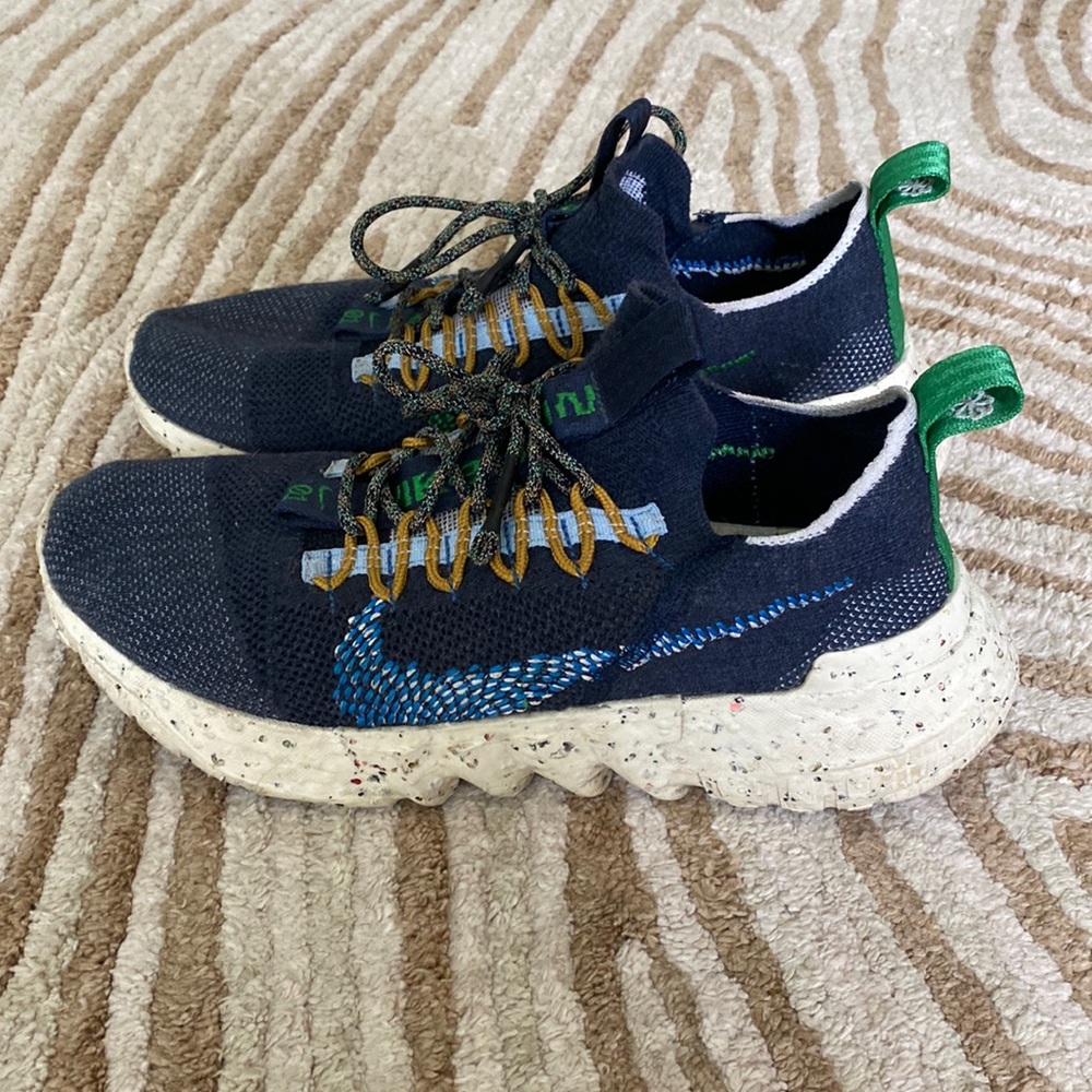 Nike Space Hippie 01
